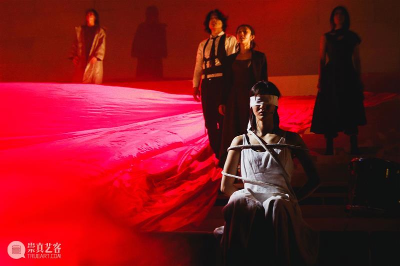 中文音乐剧《魔女宅急便》本周开演,高科技舞美打造梦幻“魔女世界” 音乐剧 中文 魔女宅急便 魔女 世界 梦幻 高科技 舞美 小橙堡 全国 崇真艺客