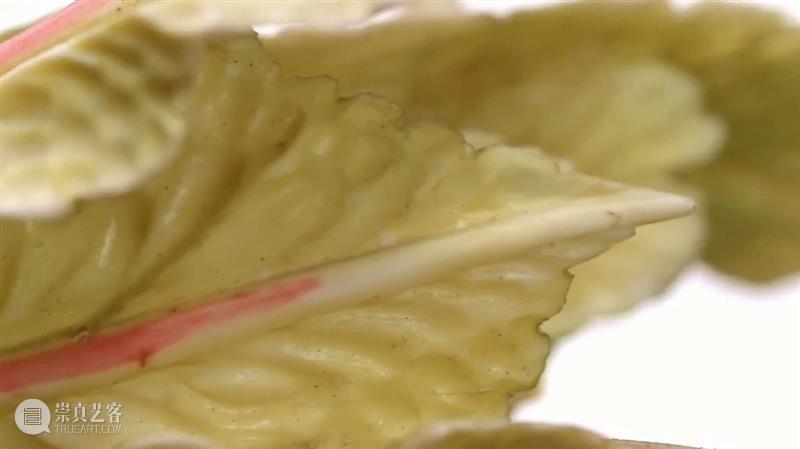 人在博物馆,很想吃文物 博物馆 文物 网友 网络 陶瓷 生瓷 果品 故宫博物院 粉彩像生果品高足盘 藏唐 崇真艺客