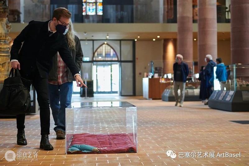 重磅来袭!巴塞尔艺术展巴塞尔展会总监导览与六大亮点抢先看 巴塞尔 艺术展 展会 总监 亮点 Messeplatz 现场 图片 当地时间 公众 崇真艺客