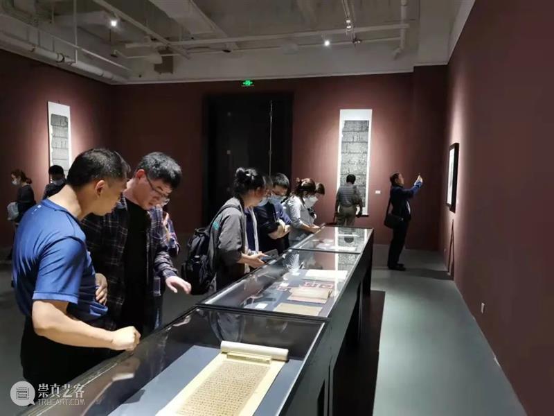 展览 · 现场 | “书香门第”——中国古籍文化展在崔振宽美术馆启幕 中国 古籍 文化展 崔振宽美术馆 现场 文化 学者 陕西省收藏家协会 碑拓专业委员会 主任 崇真艺客