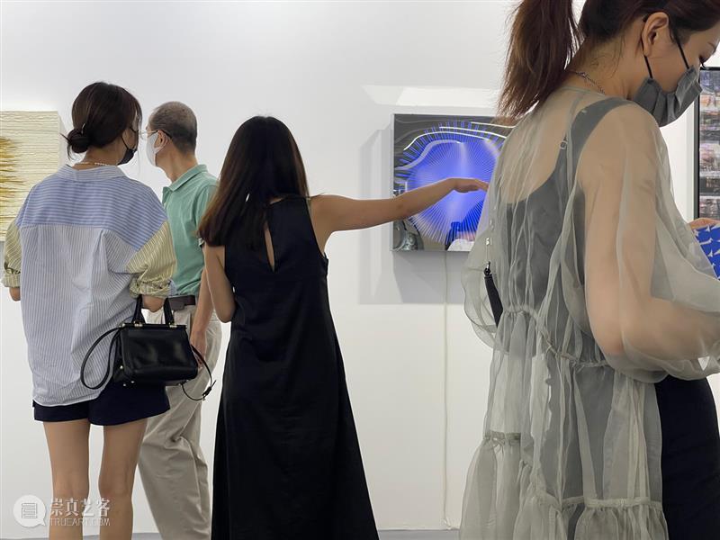 BlueriderDaily 艺博 DnA SHENZHEN 甫开展告捷 艺博 DnA SHENZHEN 设计与艺术博览会 藏家 展位 首日 捷报 深圳 艺术家 崇真艺客