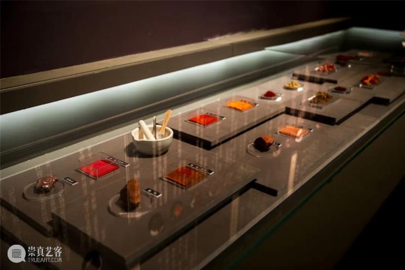 “百花齐放——北京画院创作与典藏精品展”于国庆节在中国国家博物馆开展 中国国家博物馆 北京画院 典藏 精品展 于国庆 中国美术家协会 北京市 文化 北京美术家协会 帷幕 崇真艺客