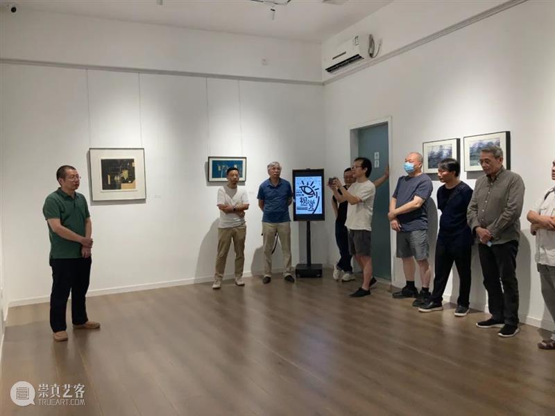 国庆到书店读画看书 “视觉艺术家邀请展”开幕回顾 视觉 艺术家 邀请展 书店 VISION ARTIST WORKS 时间 地点 书屋 崇真艺客