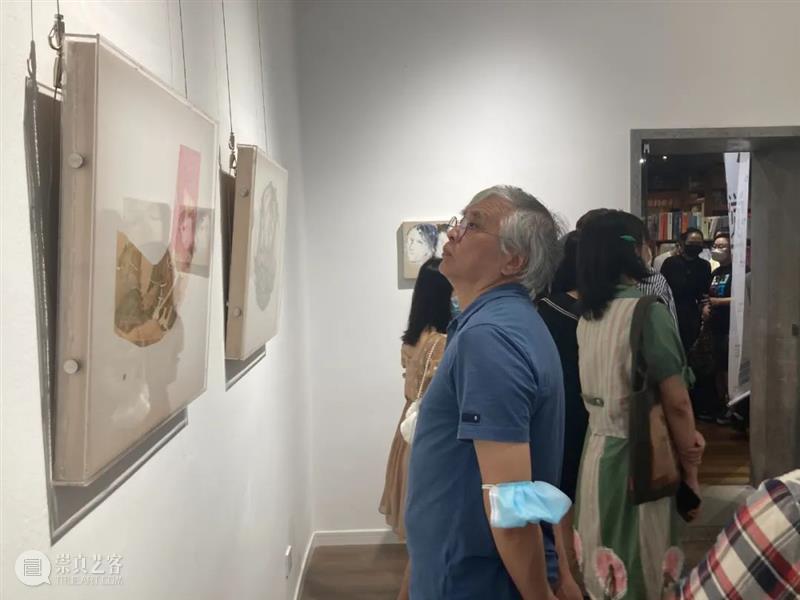 国庆到书店读画看书 “视觉艺术家邀请展”开幕回顾 视觉 艺术家 邀请展 书店 VISION ARTIST WORKS 时间 地点 书屋 崇真艺客