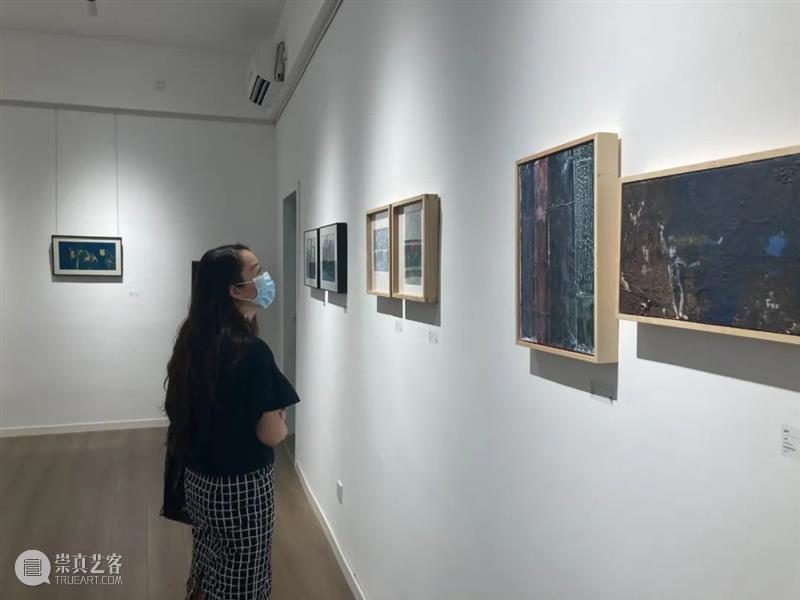 国庆到书店读画看书 “视觉艺术家邀请展”开幕回顾 视觉 艺术家 邀请展 书店 VISION ARTIST WORKS 时间 地点 书屋 崇真艺客