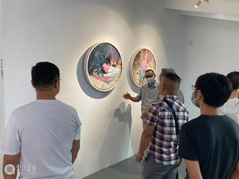 国庆到书店读画看书 “视觉艺术家邀请展”开幕回顾 视觉 艺术家 邀请展 书店 VISION ARTIST WORKS 时间 地点 书屋 崇真艺客