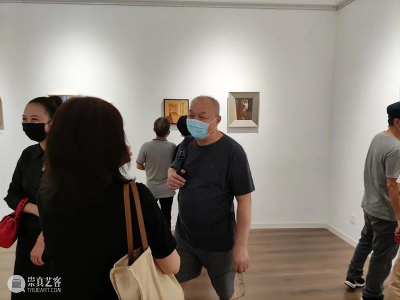 国庆到书店读画看书 “视觉艺术家邀请展”开幕回顾 视觉 艺术家 邀请展 书店 VISION ARTIST WORKS 时间 地点 书屋 崇真艺客