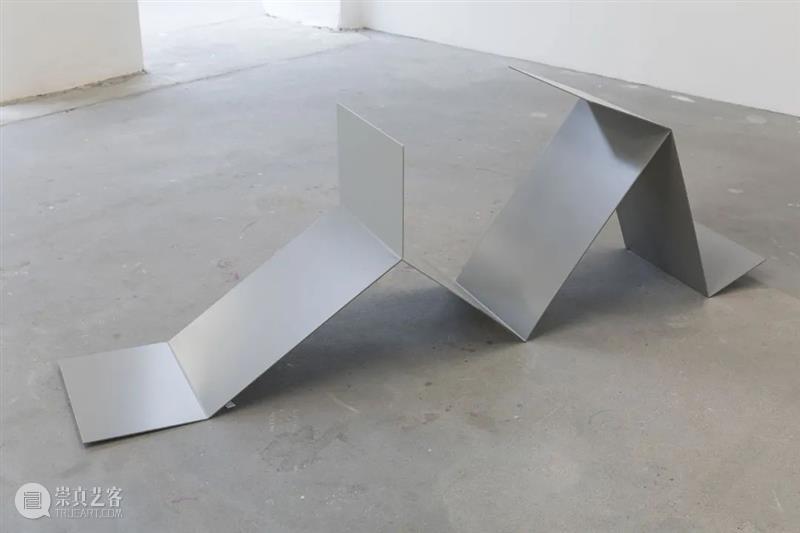 同行/莫比乌斯苹果皮 | Judith Hopf Judith Hopf 柏林 生活 工作 雕塑 电影 绘画 舞台 形式 崇真艺客