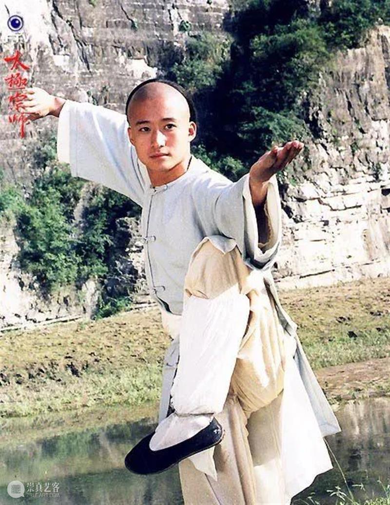 一线救灾，票房百亿，他是影视圈最接地气的硬汉！ 票房 一线 地气 影视圈 硬汉 长津湖 父辈 五个扑水的少年 影片 目前 崇真艺客