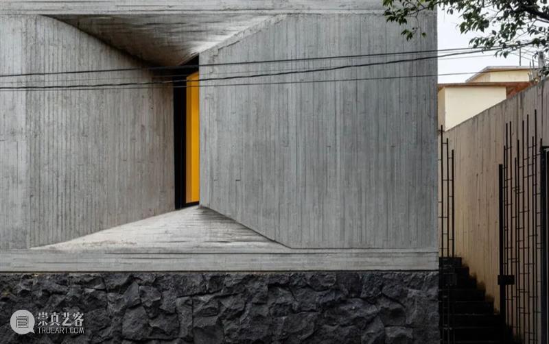陷入混凝土的窗，‘孔洞’公寓 / YOUNG & AYATA + Michan Architecture Architecture 公寓 孔洞 混凝土 项目 墨西哥城 City 住宅 卧室 停车场 崇真艺客