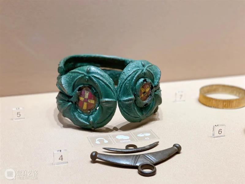打卡苏州博物馆西馆之前，先看下这份展览攻略吧~ 苏州博物馆西馆 攻略 苏州博物馆 很多人 印象 贝聿铭 先生 标志性 建筑 粉墙 崇真艺客