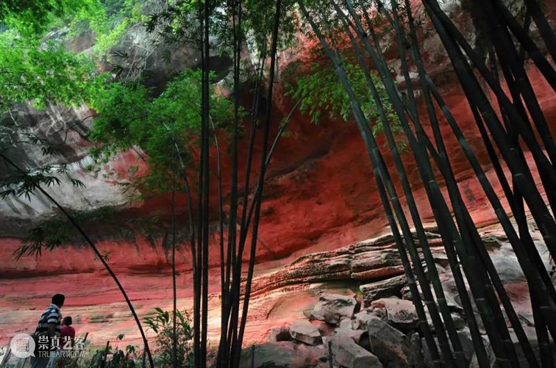 “撒旦之怒”魔鬼城，有多壮观？ 魔鬼城 哈密魔鬼城 夜晚 亡魂 西北地区 戈壁 荒原 植被 高低 形态 崇真艺客