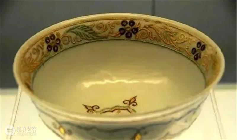 这种瓷器：居然比元青花更珍贵 瓷器 元青花 上方 青铜器 账号 人与人 缘份 缘分 韵味 名片 崇真艺客