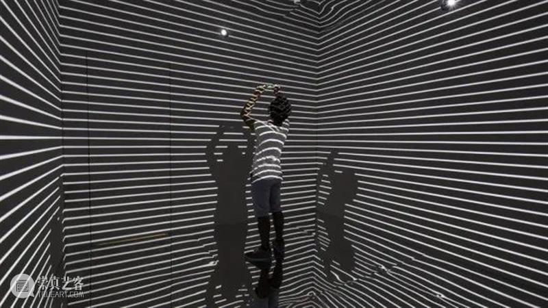 同行/梦中机器在梦中 | Refik Anadol Anadol 机器 同行 梦中 土耳其 美国 艺术家 洛杉矶 生活 工作 崇真艺客