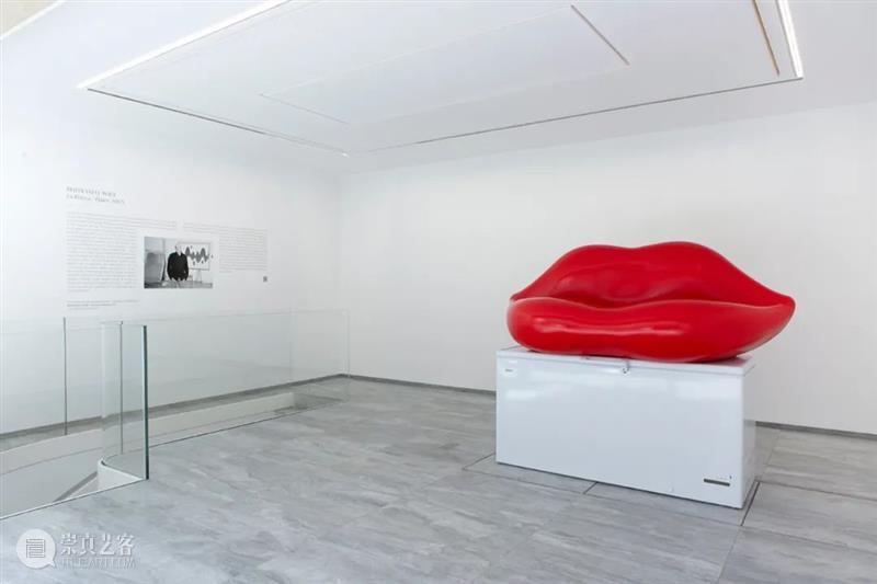 画廊展出｜贝唐 · 拉维耶标志性的叠加物品系列之“嘴唇/海尔，2005” 贝唐 拉维耶 嘴唇 海尔 画廊 物品 系列 标志性 现场 卡迈勒 崇真艺客