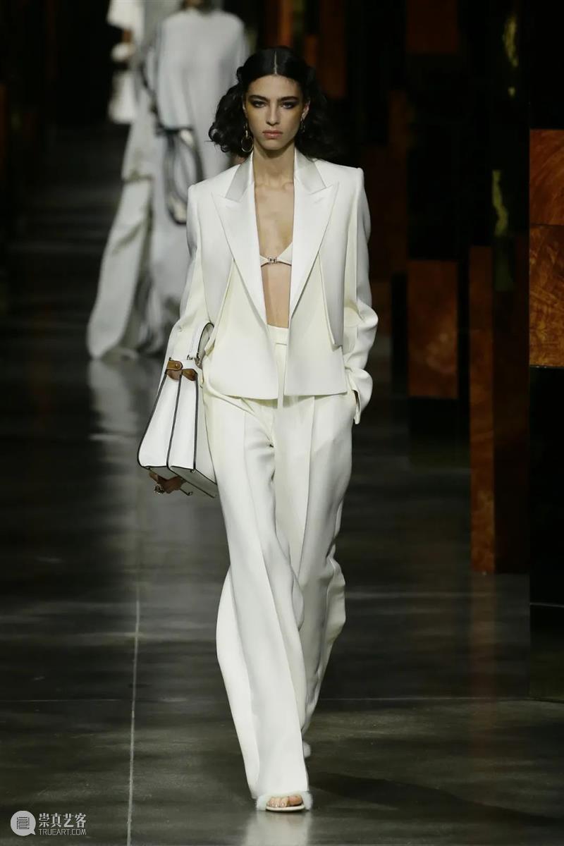 【IFA-时尚资讯】FENDI｜2021春夏女装秀 FENDI 春夏 女装 IFA 资讯 系列 发布会 米兰 Jones 之后 崇真艺客