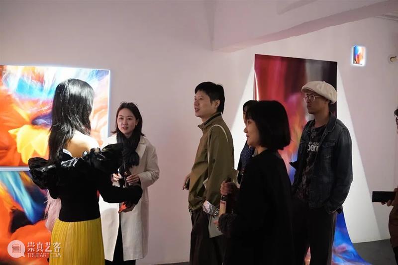 【展览现场】关于花的三重想象 | 北京 北京 现场 海报 详情 花策展人 艺术家 余若婕 展期 地点 三影堂摄影艺术中心 崇真艺客