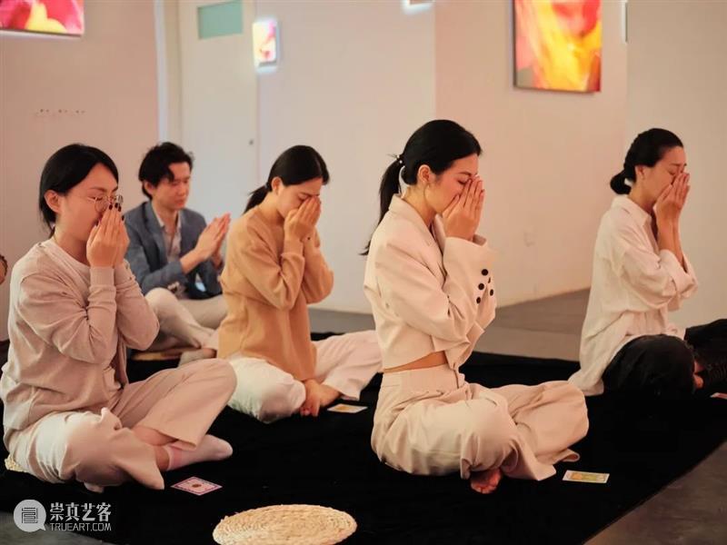 【展览现场】关于花的三重想象 | 北京 北京 现场 海报 详情 花策展人 艺术家 余若婕 展期 地点 三影堂摄影艺术中心 崇真艺客