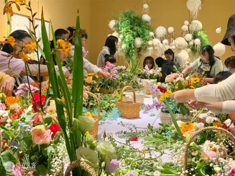CGK艺工坊回顾｜花枝叶蔓间，展现心中的锦簇花团 枝叶 心中 锦簇花团 CGK艺工坊 昆明 当代美术馆 一花 世界 曾孝濂 新作 崇真艺客