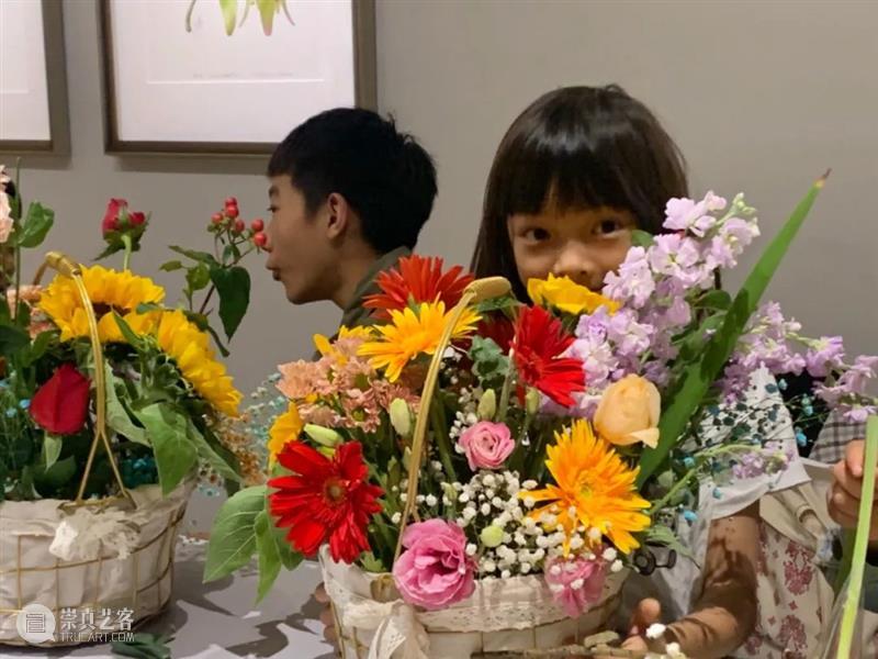 CGK艺工坊回顾｜花枝叶蔓间，展现心中的锦簇花团 枝叶 心中 锦簇花团 CGK艺工坊 昆明 当代美术馆 一花 世界 曾孝濂 新作 崇真艺客