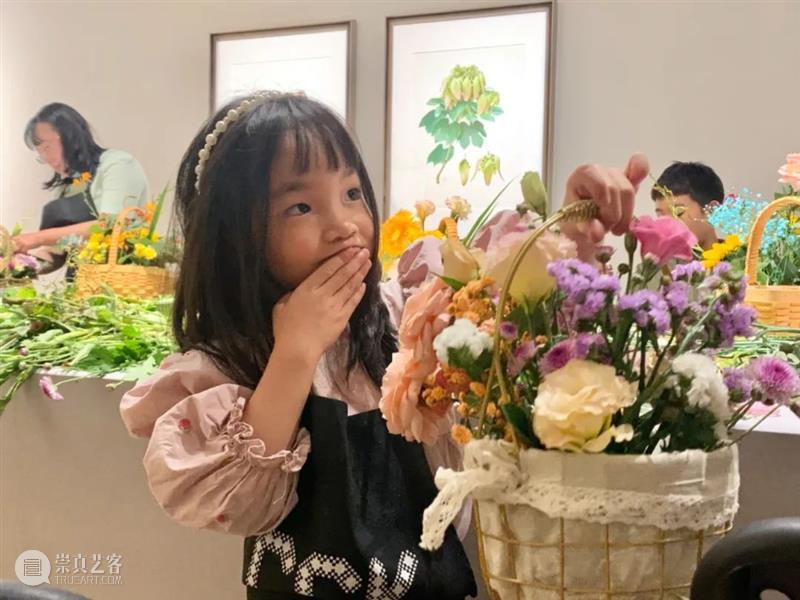 CGK艺工坊回顾｜花枝叶蔓间，展现心中的锦簇花团 枝叶 心中 锦簇花团 CGK艺工坊 昆明 当代美术馆 一花 世界 曾孝濂 新作 崇真艺客