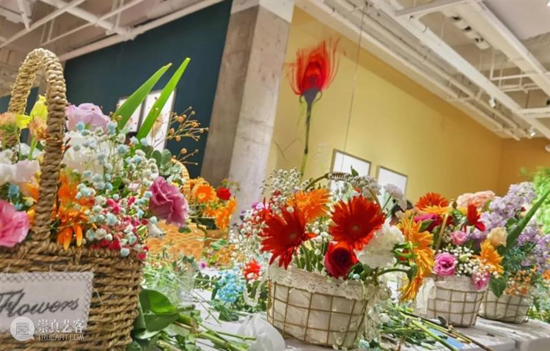 CGK艺工坊回顾｜花枝叶蔓间，展现心中的锦簇花团 枝叶 心中 锦簇花团 CGK艺工坊 昆明 当代美术馆 一花 世界 曾孝濂 新作 崇真艺客