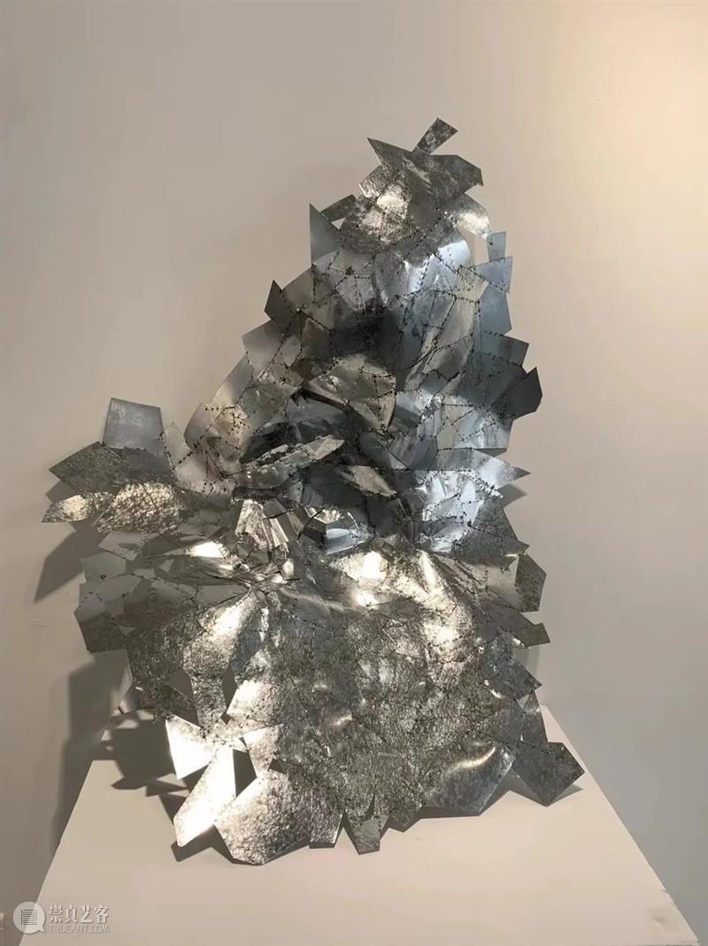 课程展览 | 钢铁制造 上美雕塑 课程 钢铁 上海美术学院雕塑系 金属 雕塑 作品 时间 地点 上海美术学院美术馆 主课 崇真艺客