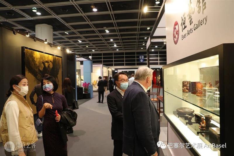 典亚艺博创始人解码如何打开跨界艺术收藏的宝盒  巴塞尔艺术展 典亚艺博 艺术 创始人 跨界 宝盒 往年 典亚艺博现场图 金秋 Fine Art 崇真艺客