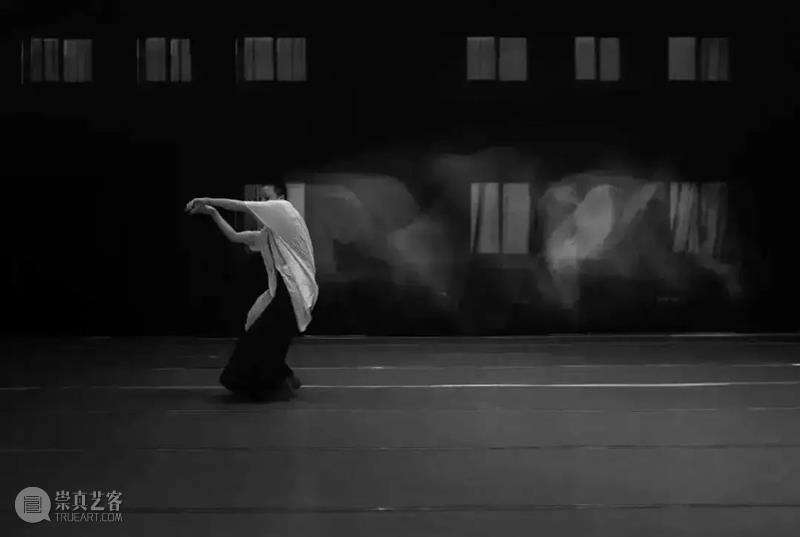McaM 表演丨与侯莹一起「消失」 视频资讯 McaM上海明当代美术馆 侯莹 McaM DISAPPEAR 现代舞 消失 地点 上海国际舞蹈中心 剧场 日期 时间 崇真艺客