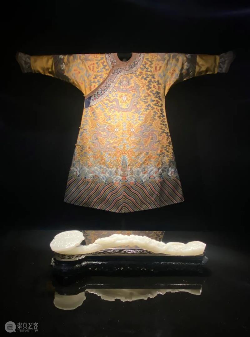 中国艺术品秋拍预展现场图辑 视频资讯 蘇富比 中国 艺术品 现场图 香港 蘇富比 拍卖会 惜艺 文青雅士 宝珍 诚献 崇真艺客
