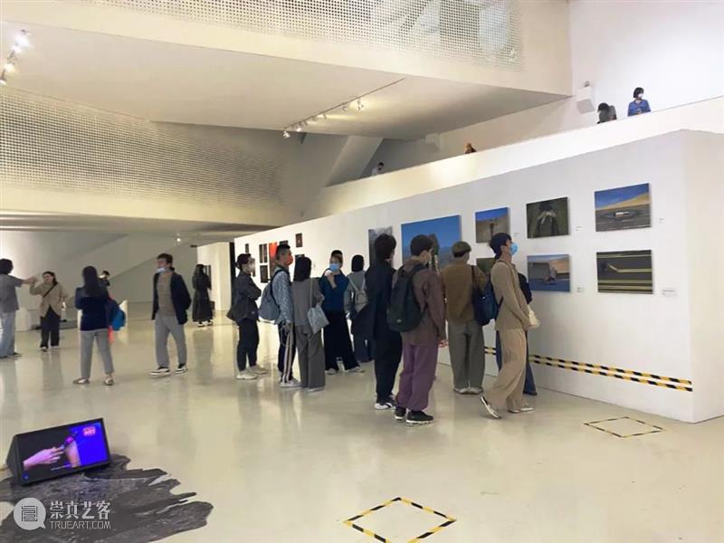 悦·美术馆｜迟日摄影节展览回顾 悦·美术馆 迟日 盛况 现场 迟日摄影节 北京798艺术区 北京悦·美术馆 青年 平台 包邮区图片社 崇真艺客