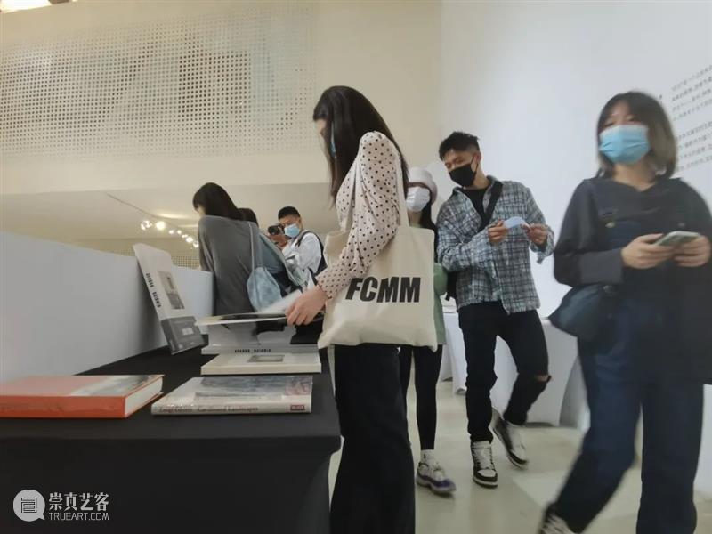 悦·美术馆｜迟日摄影节展览回顾 悦·美术馆 迟日 盛况 现场 迟日摄影节 北京798艺术区 北京悦·美术馆 青年 平台 包邮区图片社 崇真艺客