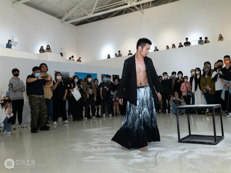 悦·美术馆｜迟日摄影节展览回顾 悦·美术馆 迟日 盛况 现场 迟日摄影节 北京798艺术区 北京悦·美术馆 青年 平台 包邮区图片社 崇真艺客
