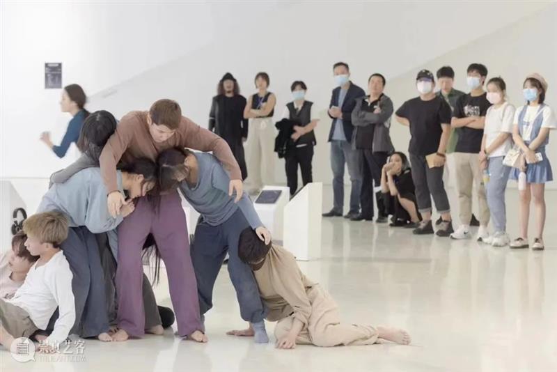 悦·美术馆｜迟日摄影节展览回顾 悦·美术馆 迟日 盛况 现场 迟日摄影节 北京798艺术区 北京悦·美术馆 青年 平台 包邮区图片社 崇真艺客