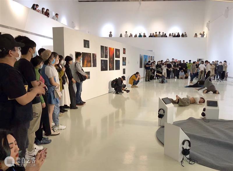 悦·美术馆｜迟日摄影节展览回顾 悦·美术馆 迟日 盛况 现场 迟日摄影节 北京798艺术区 北京悦·美术馆 青年 平台 包邮区图片社 崇真艺客