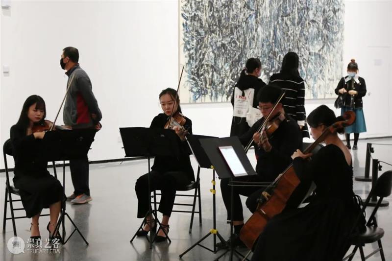 展览开幕丨“次元裂痕——方少华作品展”开幕 次元 裂痕 方少华 作品展 开幕式 嘉宾 西安美术馆 华南师范大学美术学院 西安曲江新区管理委员会 杨超馆长 崇真艺客