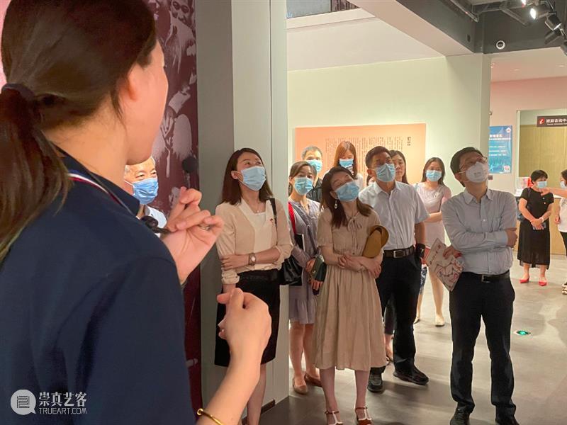 展览回顾 | 前行之歌——庆祝中国共产党成立100周年特展圆满落幕 中国共产党 万人 动漫 观众 掌声 徐汇艺术馆 特展 帷幕 徐汇区图书馆 同仁们 崇真艺客