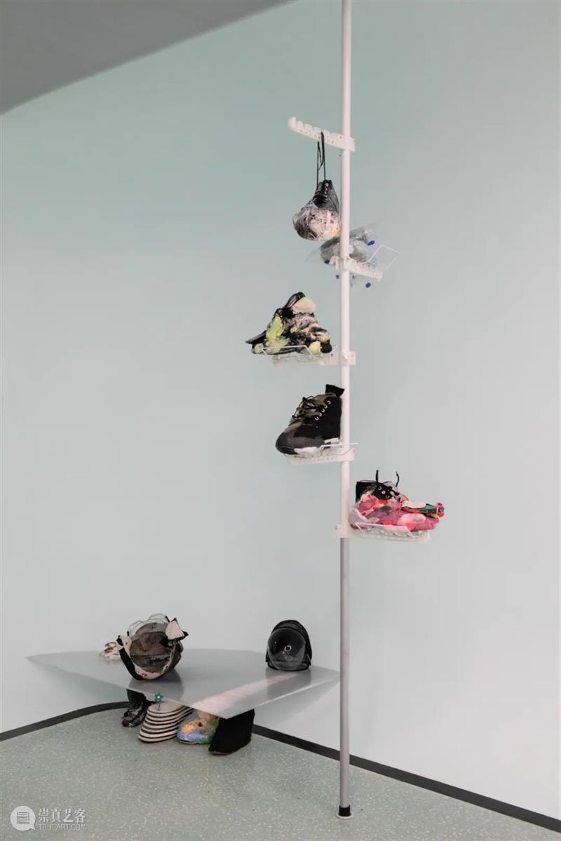 On View | 「借体」作品 Somatic Attunement 借体 Attunement 作品 View 现场 工作室 画廊 上海 Exhibition view 崇真艺客