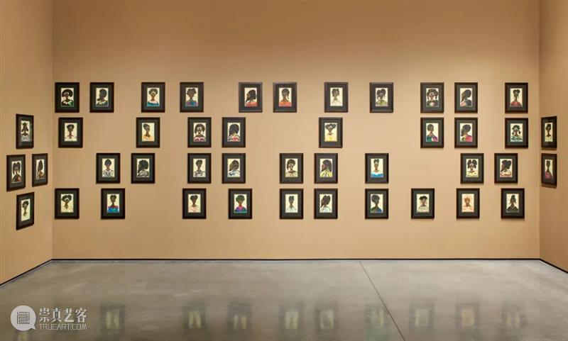 今日生日 ｜ 克里斯·奥菲利（Chris Ofili） Ofili 克里斯·奥菲利 生日 克里斯 上图 奥菲利 拉萨路 麻布 油彩 炭笔 崇真艺客