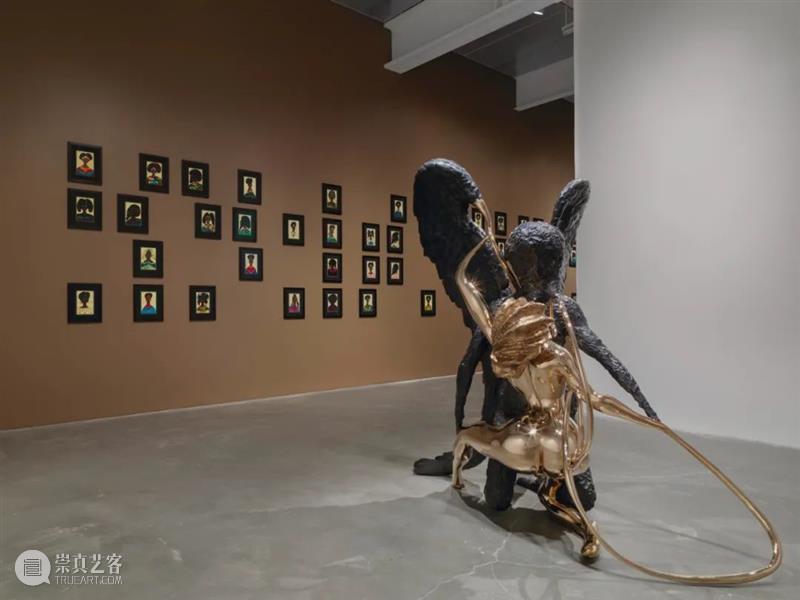 今日生日 ｜ 克里斯·奥菲利（Chris Ofili） Ofili 克里斯·奥菲利 生日 克里斯 上图 奥菲利 拉萨路 麻布 油彩 炭笔 崇真艺客