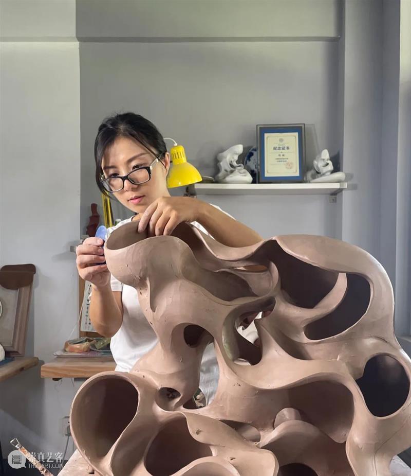 问象展讯｜光之轮廓：许玲个展 许玲 个展 轮廓 展讯 光之 展期 Opening 地点 Location 艺术 崇真艺客