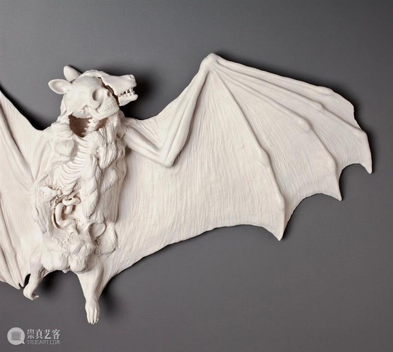 雕塑丨Kate Macdowell:用另类陶瓷雕塑展现人与动物共同存亡 Macdowell 陶瓷 雕塑 动物 上方 中国舞台美术学会 右上 星标 本文 巨匠 崇真艺客