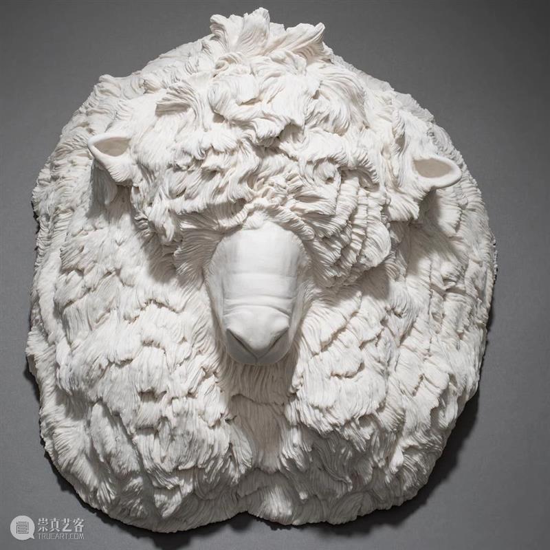雕塑丨Kate Macdowell:用另类陶瓷雕塑展现人与动物共同存亡 Macdowell 陶瓷 雕塑 动物 上方 中国舞台美术学会 右上 星标 本文 巨匠 崇真艺客