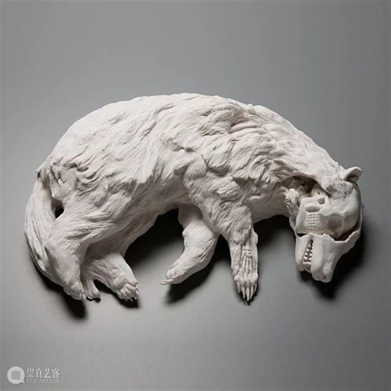 雕塑丨Kate Macdowell:用另类陶瓷雕塑展现人与动物共同存亡 Macdowell 陶瓷 雕塑 动物 上方 中国舞台美术学会 右上 星标 本文 巨匠 崇真艺客