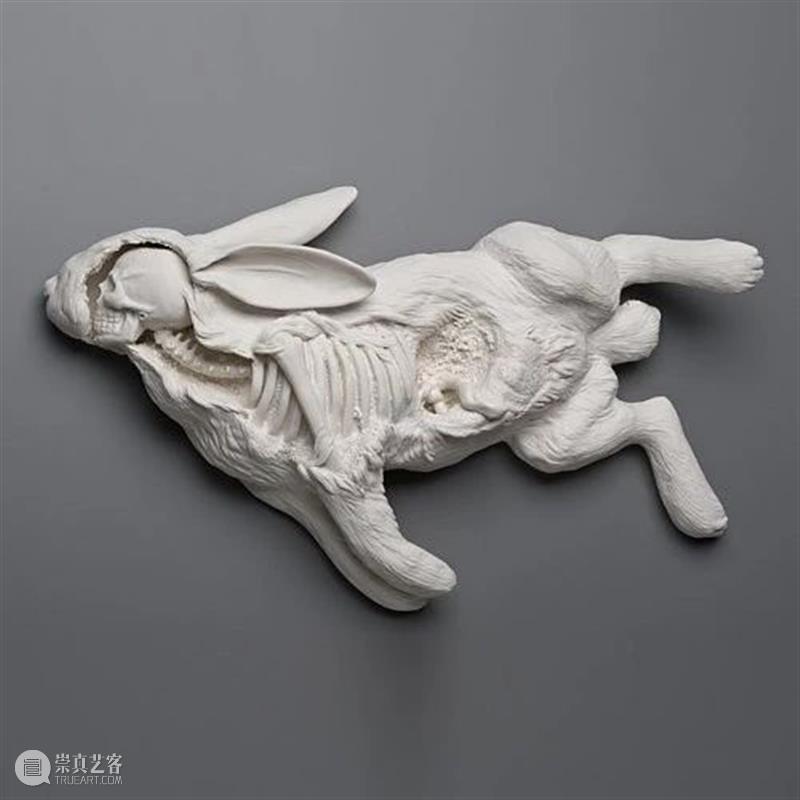 雕塑丨Kate Macdowell:用另类陶瓷雕塑展现人与动物共同存亡 Macdowell 陶瓷 雕塑 动物 上方 中国舞台美术学会 右上 星标 本文 巨匠 崇真艺客