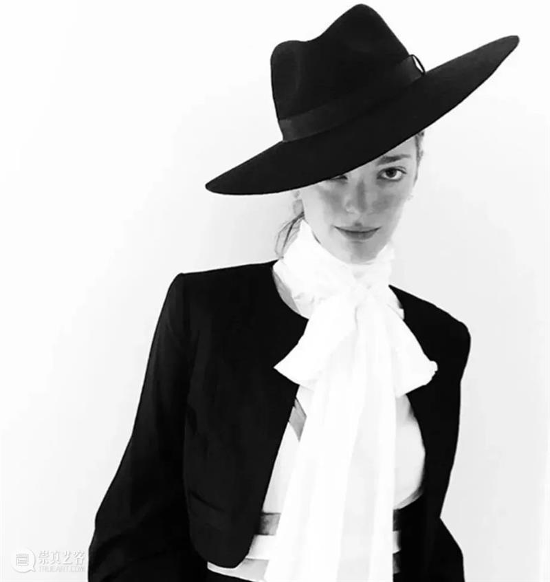 100幅经典的女性黑白照，每一幅都美得令人心醉（下） 女性 经典 黑白照 Ins chufy 黑白 carmen dellorefice 影棚 岁月 崇真艺客
