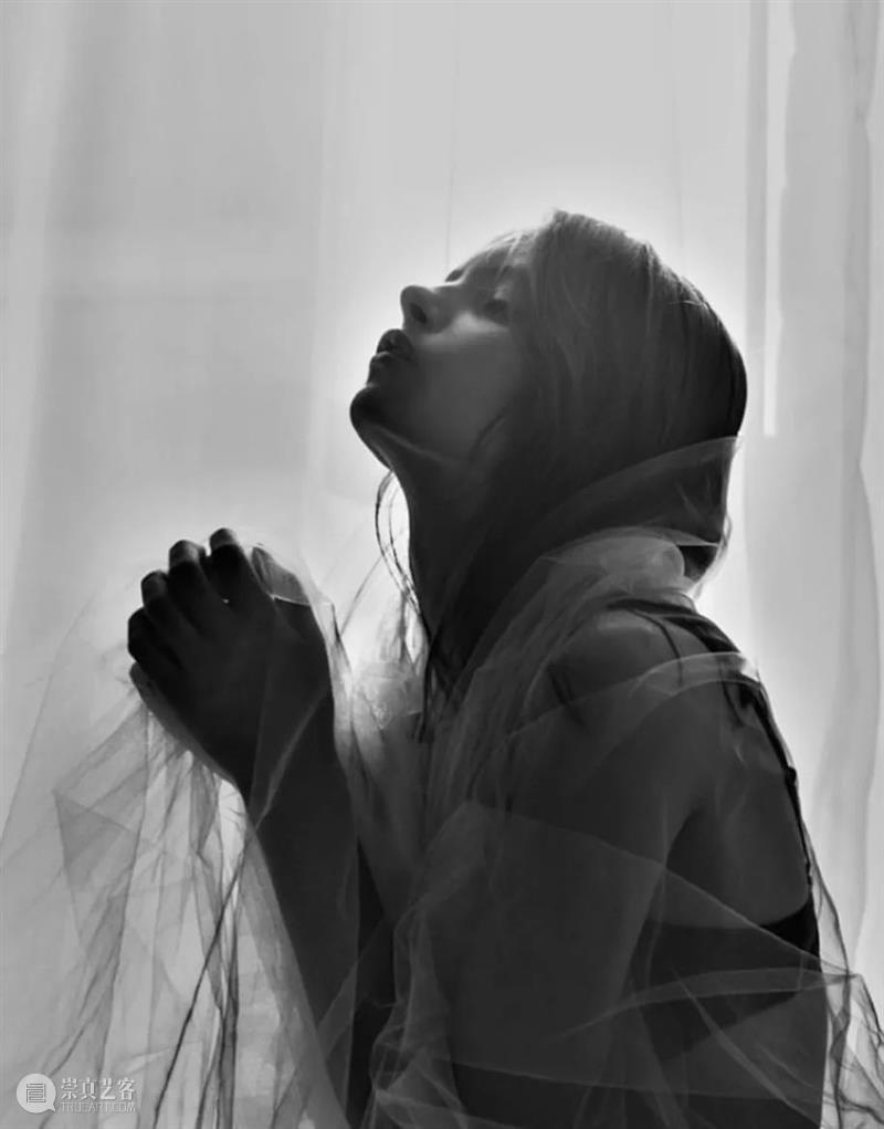 100幅经典的女性黑白照，每一幅都美得令人心醉（下） 女性 经典 黑白照 Ins chufy 黑白 carmen dellorefice 影棚 岁月 崇真艺客