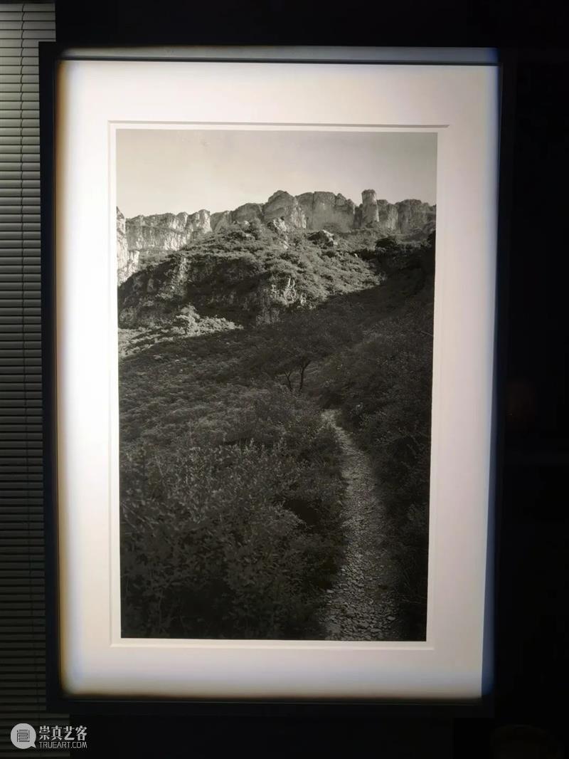 观看艺术画廊 | 山水十年 —— 李止作品展 山水 李止 作品展 艺术 画廊 现场 策展人 牛恒立 Curator Hengli 崇真艺客