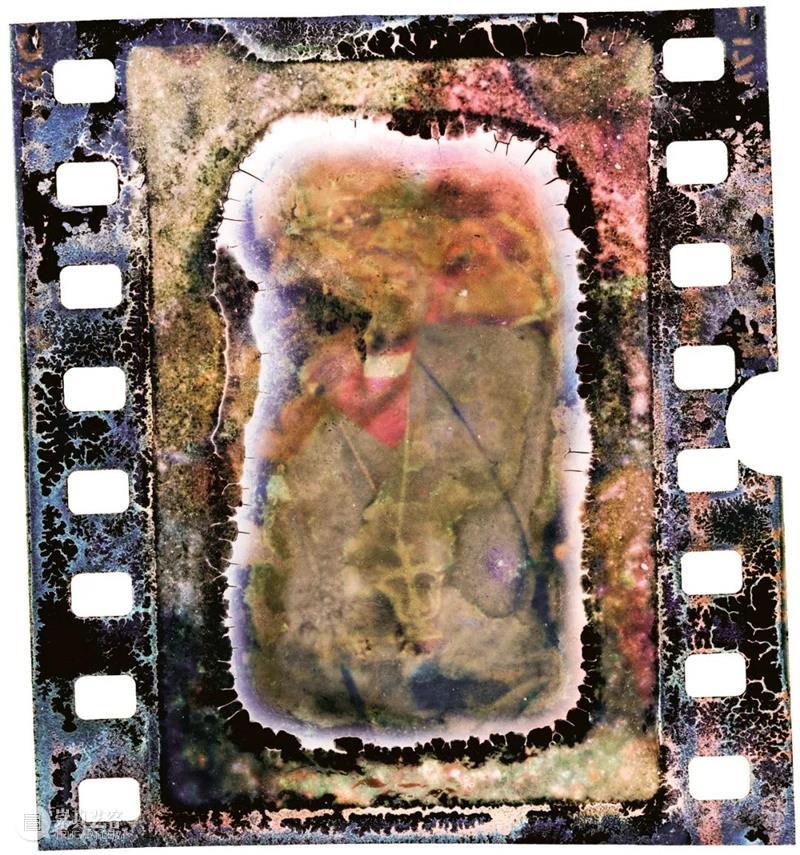 SCôP Exhibition | 基甸·孟德尔：被腐蚀的底片与模糊的记忆 基甸 孟德尔 底片 记忆 摄影师 Gideon Mendel 家乡 南非 伦敦 崇真艺客