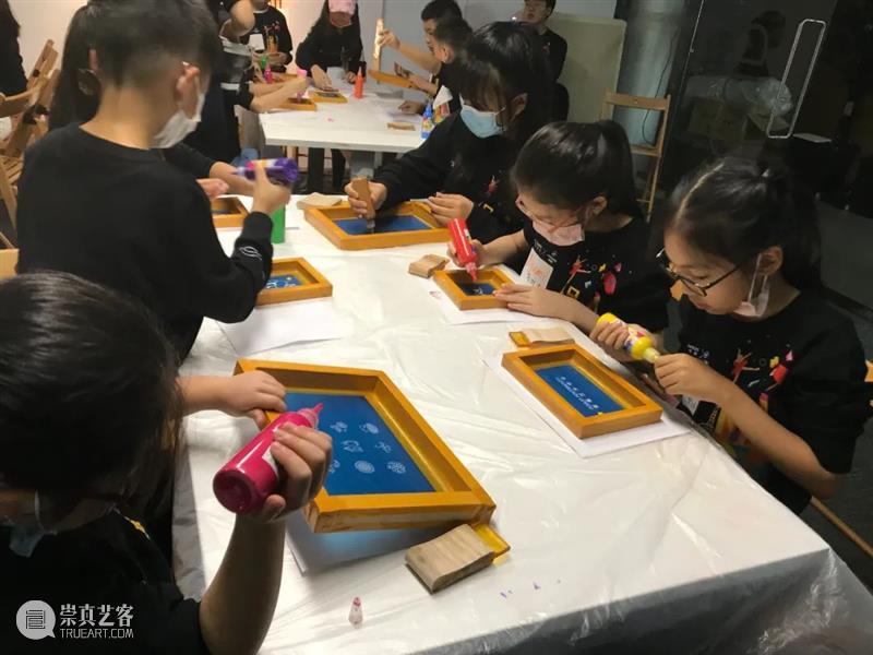 秋令营|露宿魔都最美天台,小小波普艺术家二日养成记! 天台 波普 艺术家 魔都 十一 长假 期间 外滩 星空 活动 崇真艺客